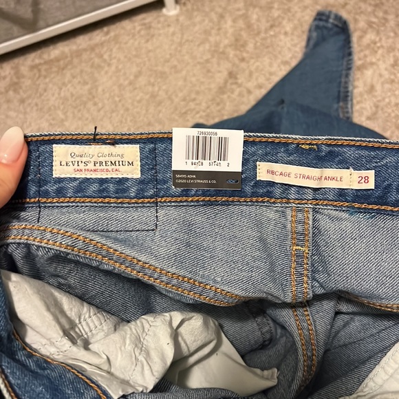 NWT LEVI’S Ribcage Straight Ankle Jeans Brand New 27” Inseam - Picture 4 of 9